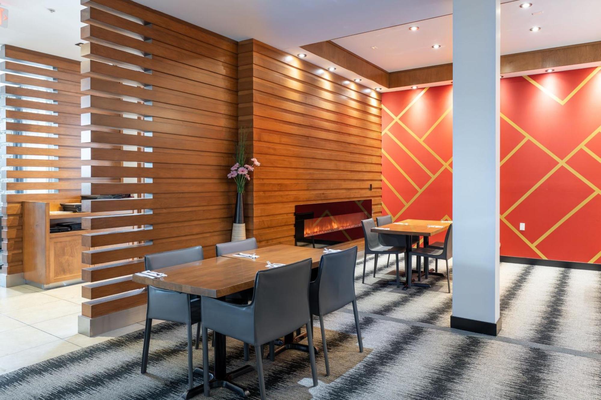 Four Points By Sheraton Edmonton International Airport Nisku Exterior photo