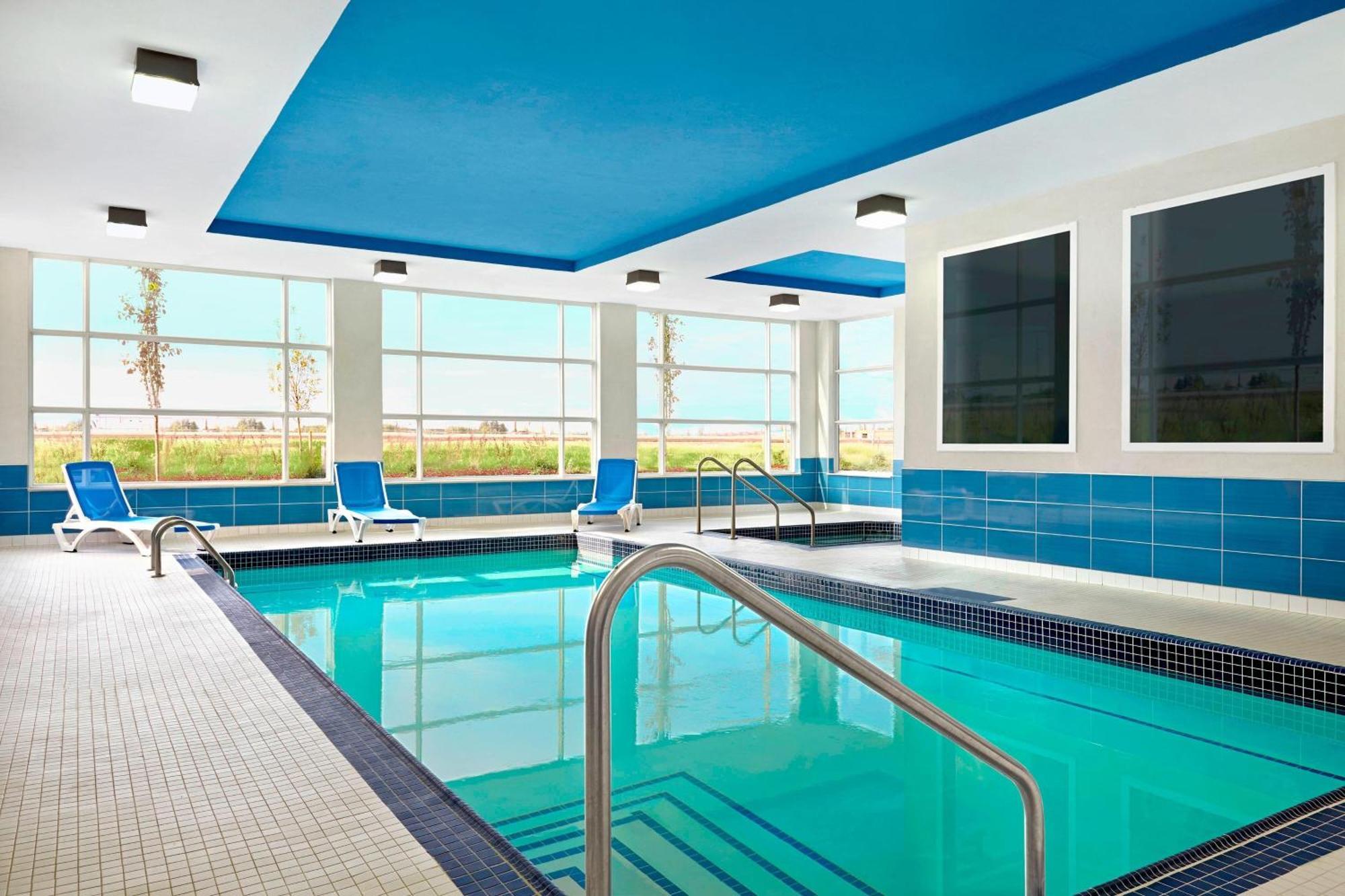 Four Points By Sheraton Edmonton International Airport Nisku Exterior photo